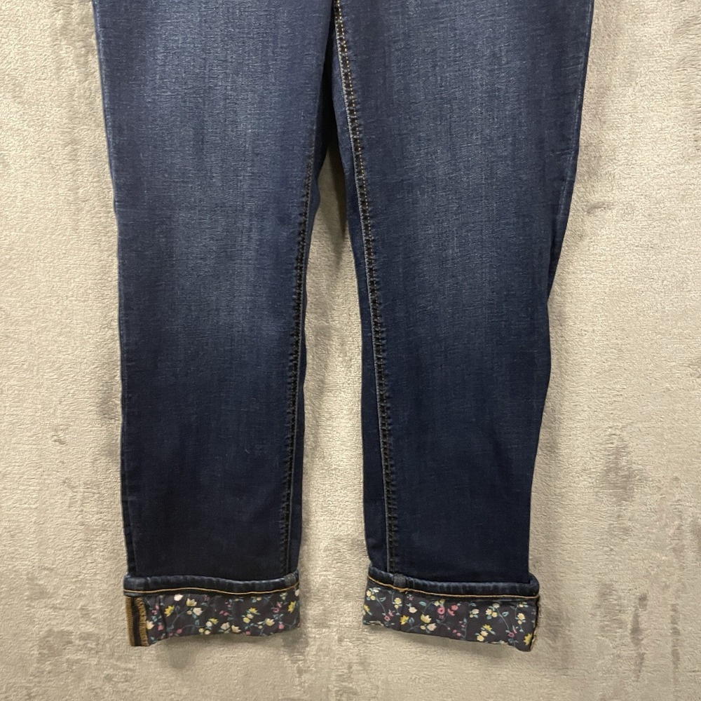 D & Co Women's 6 Denim Blue Jeans with Floral Cuff Stretch - Picture 2 of 8